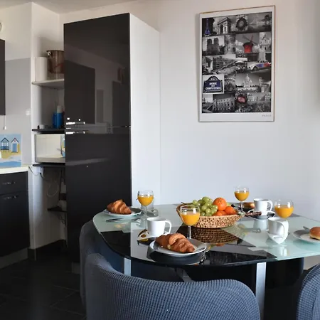 Grand Avec Ascenseur, Parking Et Terrasse Daire Sète