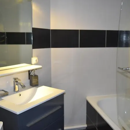 Appartement Grand Avec Ascenseur, Parking Et Terrasse Sète