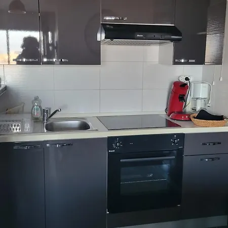 Grand Avec Ascenseur, Parking Et Terrasse Διαμέρισμα *