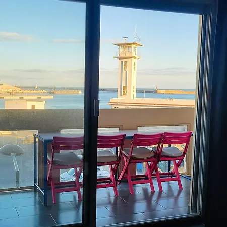 Grand Avec Ascenseur, Parking Et Terrasse *