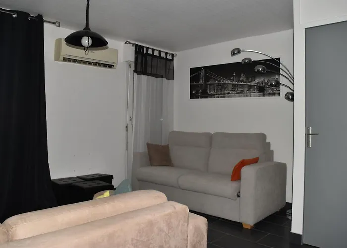 Grand Avec Ascenseur, Parking Et Terrasse Σετ