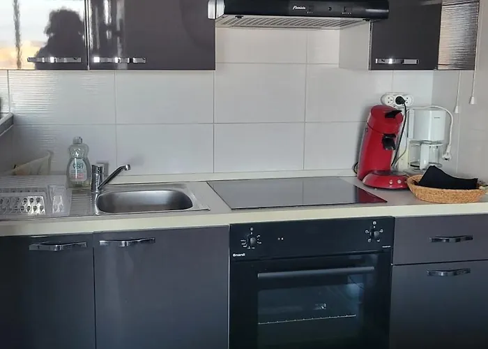 Grand Avec Ascenseur, Parking Et Terrasse Διαμέρισμα *